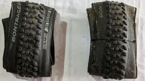 Par de pneus bontrager SE4 2.4x29 tubeless