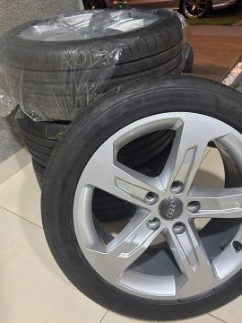 Rodas audi a3 prestige plus ARO 17 sem detalhes