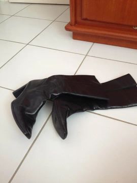 Botas de Couro Pretas - Tamanho 34