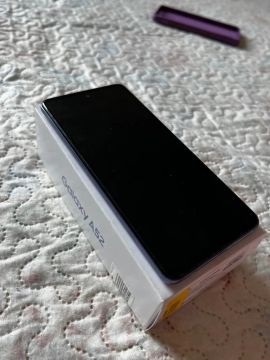 Samsung Galaxy A52 com caixa