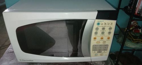 Microondas 20L perfeito 