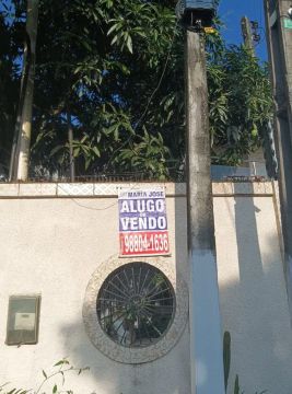Vendo ou alugo uma excelente casa no bairro do Farol, próxima da Avenida Fernandes Lima, M