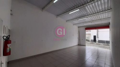 Imóvel para aluguel tem 150 metros quadrados com 2 quartos