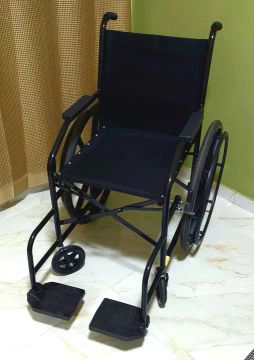 Cadeira de Rodas Dobrável Preta