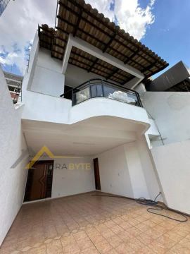 Sobrado para Venda em Goiânia, Jardim América, 3 dormitórios, 1 suíte, 1 banheiro, 2 vagas