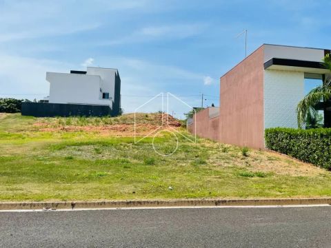 Terreno Dentro de Condomínio em Marília