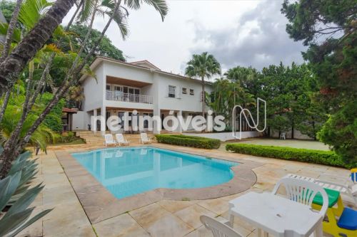 Casa residencial para alugar no bairro Mangabeiras com 600m² e 4 dormitórios.