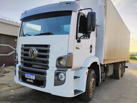 Caminhão baú relíquia ,,,484 mil km só 