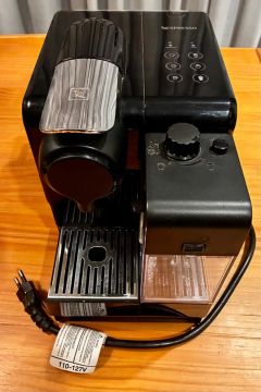 Cafeteira Nespresso lattissima touch 110v
