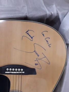 Violão autografado Fernando & Sorocaba