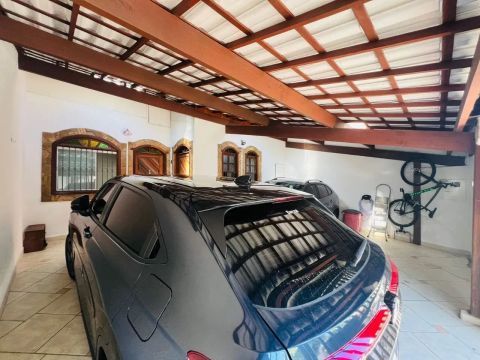 EXCELENTE CASA 4 QUARTOS A VENDA NO SANTA AMÉLIA