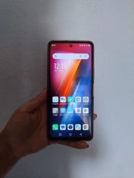 VENDO CELULAR 