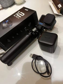 GoPro Hero 12 Black + Max Lens 2.0 + Baterias + Bastão + Cartão de Memória