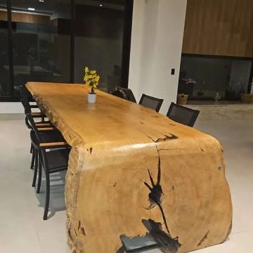 Mesa de Jantar em Madeira Maciça