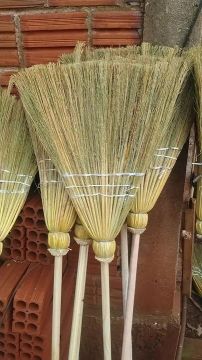 Vassouras reforçadas uso  industrial