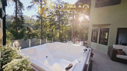 Charmosa Casa com SPA e Chalé a 1,5 KM do Centrinho de Penedo