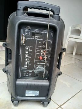 Caixa de Som Mondial com Bluetooth e Entrada para Guitarra