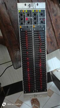 Equalizador Behringer FBQ6200 bivolt automático 