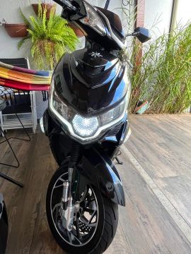 Moto Elétrica praticamente da loja