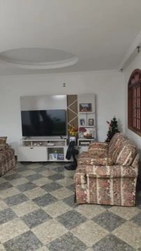 Casa para Venda em Barra do Piraí, Dorandia, 3 dormitórios, 1 suíte, 2 banheiros, 3 vagas