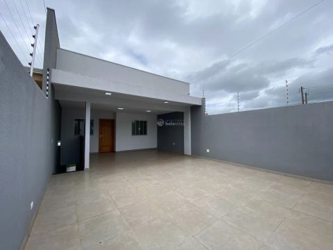CASA ASSOBRADADA À VENDA NO JARDIM TRABALHISTA EM APUCARANA.