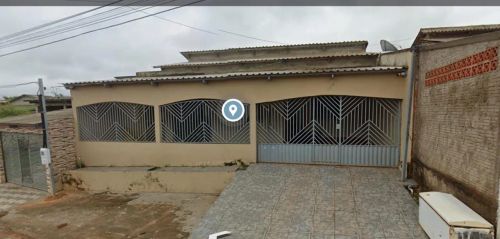 Vende-se casa no Bujari