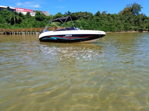 Lancha 19 pés Motor Yamaha 100hp 4 Tempos