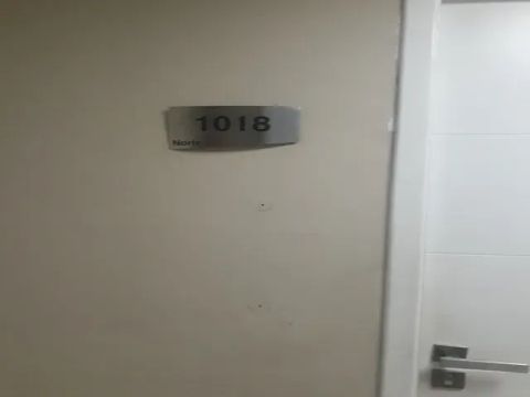 02 SALAS LIGADAS COM 58,60M2:(29,30M2 CADA): , 02 BANHEIROS, VARANDAS. PISO MADEIRA, TETO 