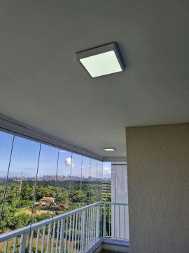 Vista Patamares. Apartamento com vista espetacular em condomínio completo.