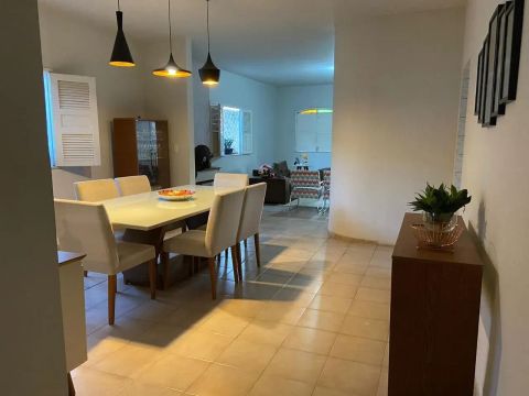 LMC- A casa possui 256 metros quadrados com 4 quartos em Fátima - Teresina - PI