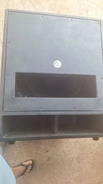 Caixa ativa. Subwoofer de 18 polegadas.(Cópia fiel)