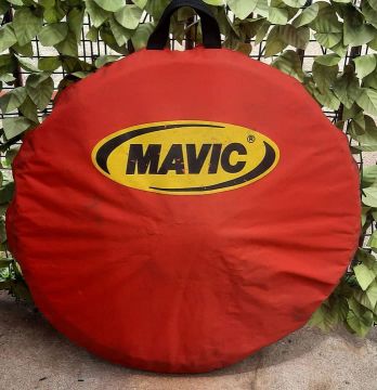 Saco de transporte, roda de carbono, marca Mavic.