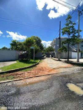 Vendo Terreno (200 m2) em Condomínio Fechado em Seropédica.