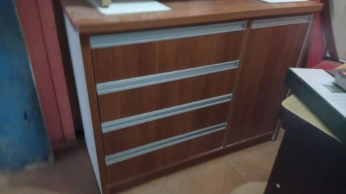 Cômoda 4 gavetas e 1 porta Amadeirado