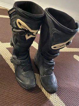 Bota semi nova tec3