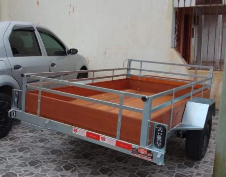 VENDO REBOQUE FAZENDINHA ANO 2023
