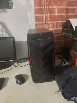 PC Gamer - Gabinete Preto e Vermelho