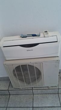 Vende-se dois ares 9000 Btus.. 2mil.