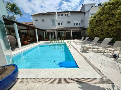 Barra da Tijuca | Casa de Condomínio 4 quartos, sendo 4 suites