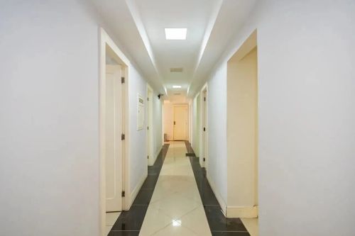 Meio andar em Edifício Comercial no Centro.