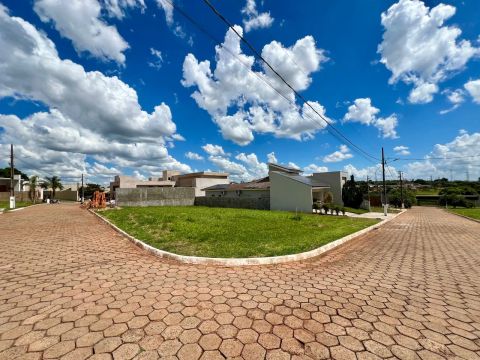 Terreno/lote em condomínio fechado Cidade Verde, na Cidade de Colorado - Paraná.