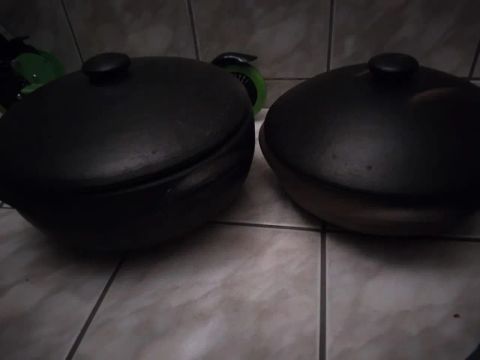 Duas panela de Barros grande 