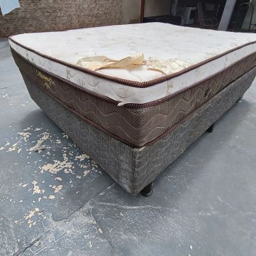Cama Box casal com o colchão Ortobom top/Entrego 