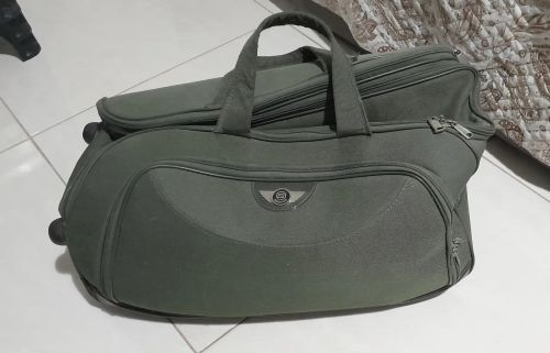 Mala com Rodinhas - preço pra vender logo!