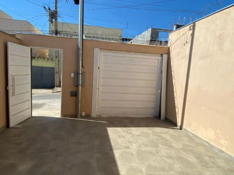 Casa De 2 Quartos PRONTA PARA FINACIAR no Bairro Vila Campos