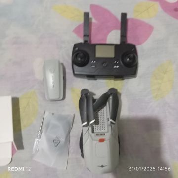Drone com câmera 4K e controle remoto