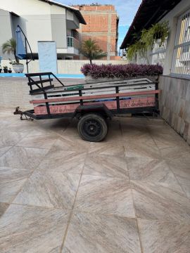 Carrocinha emplacada 2,20m x 1,20m