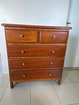 Cômoda de Madeira