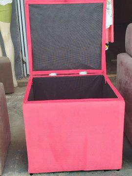   Puff Baú Estofado Vermelho