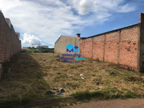 Terreno Escriturado em Residencial Planejado